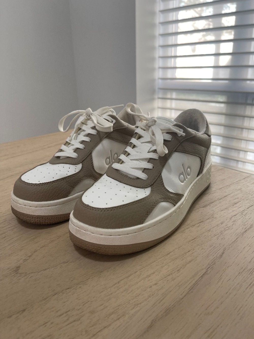 Alo Sneakers